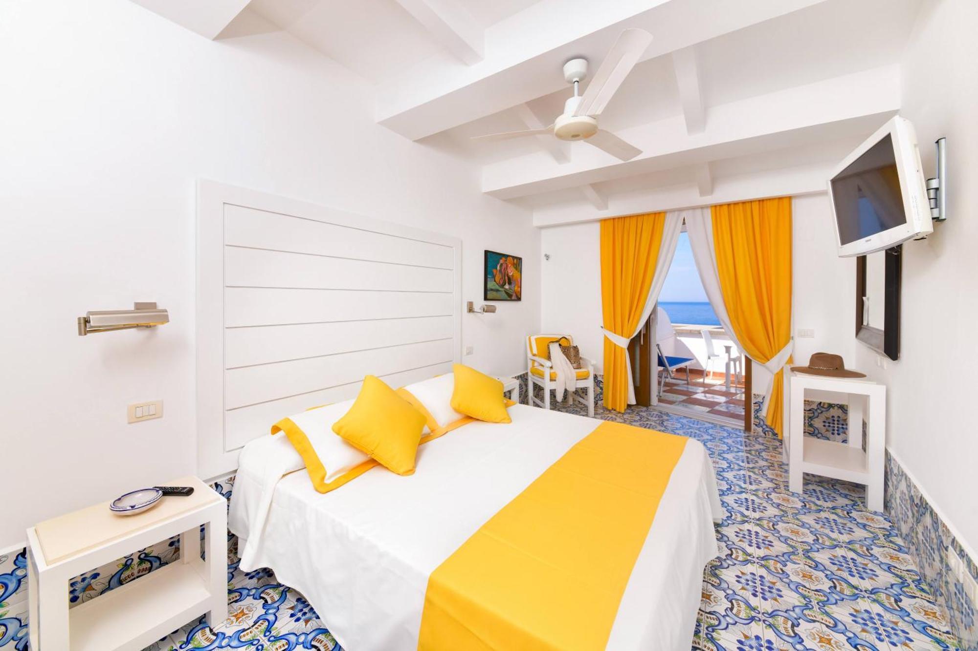 Hotel Casa Celestino Sant'Angelo  Esterno foto
