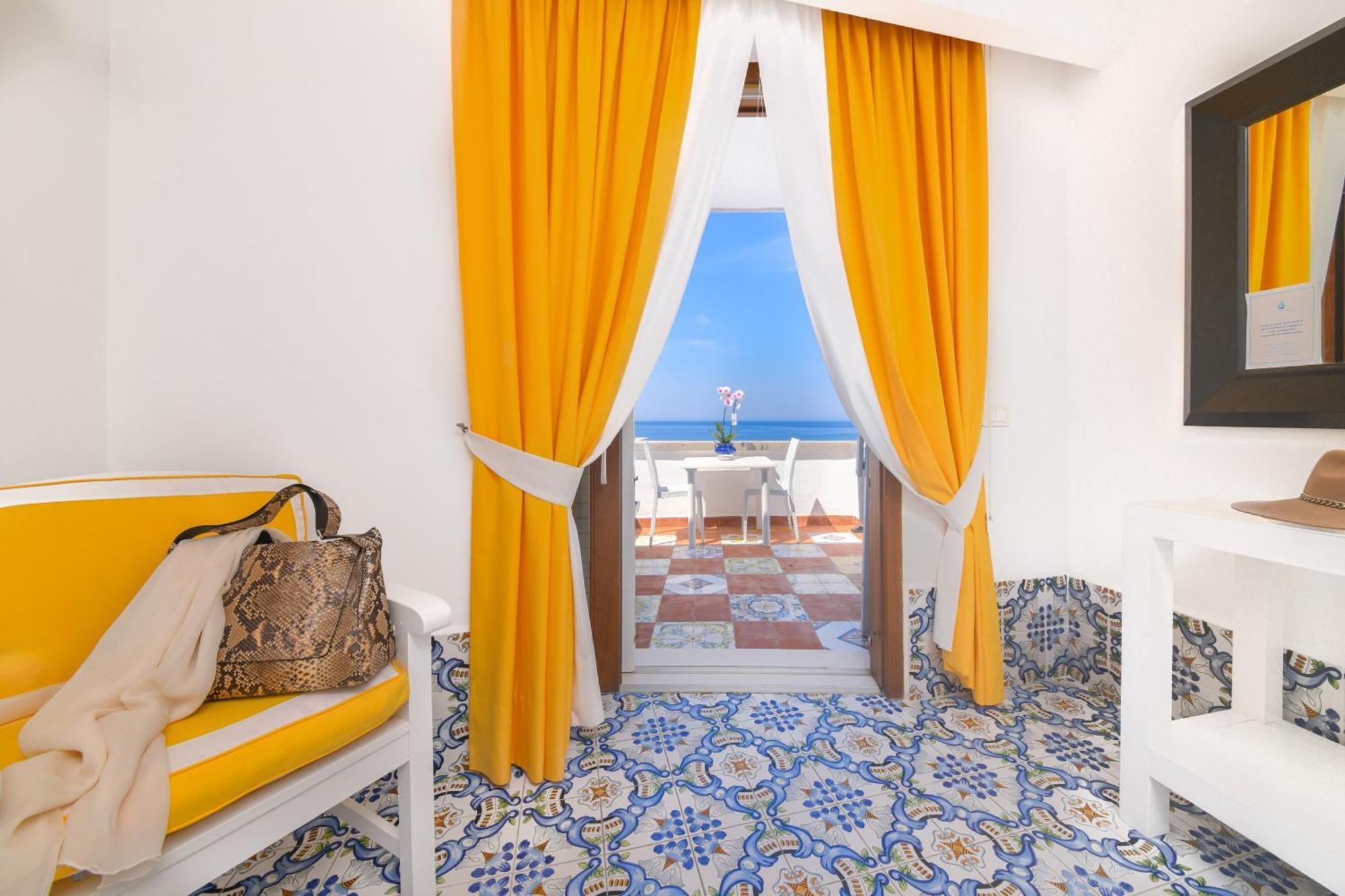 Hotel Casa Celestino Sant'Angelo  Esterno foto