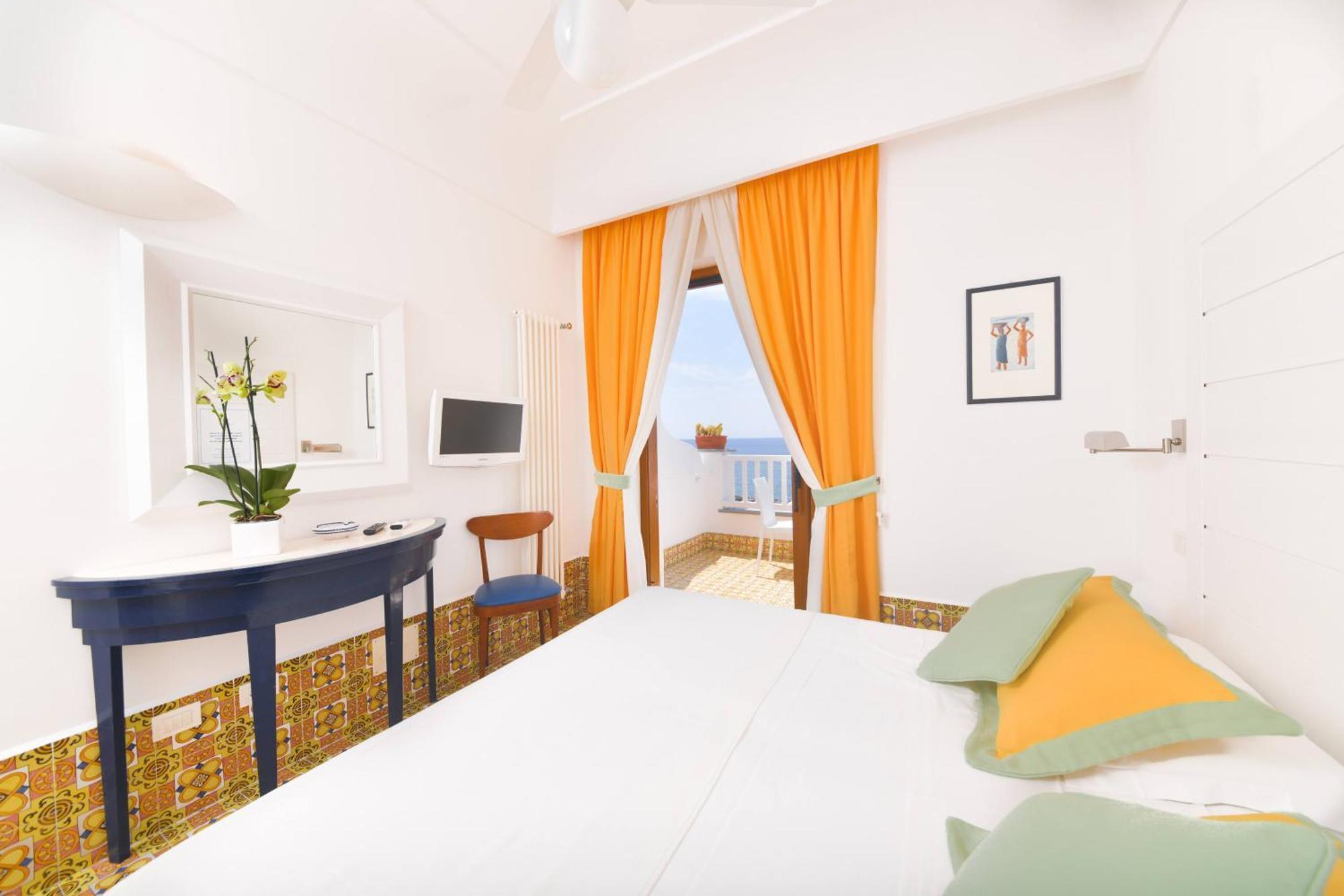 Hotel Casa Celestino Sant'Angelo  Esterno foto